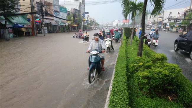 Cần Thơ: Nhiều giải pháp bảo đảm trật tự ATGT khi triều cường dâng cao (2/10/2020)
